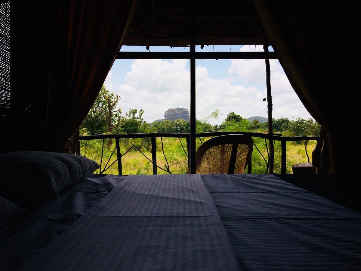 Chena Huts Eco Resort سيغيرِيا المظهر الخارجي الصورة