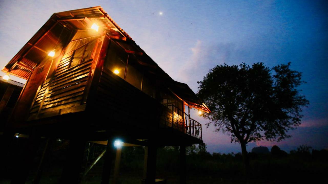 Chena Huts Eco Resort سيغيرِيا المظهر الخارجي الصورة