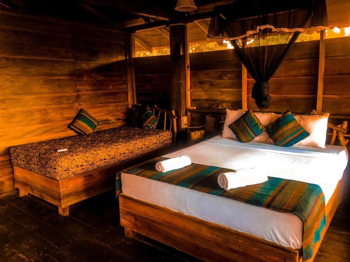 Chena Huts Eco Resort سيغيرِيا المظهر الخارجي الصورة