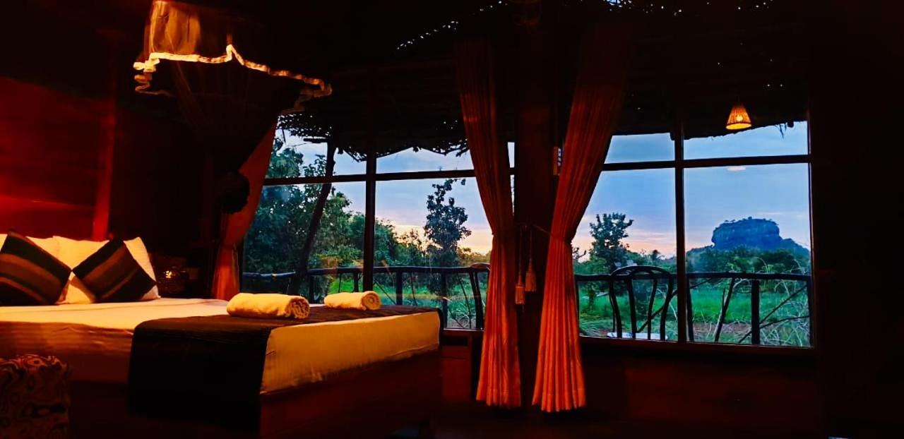 Chena Huts Eco Resort سيغيرِيا المظهر الخارجي الصورة